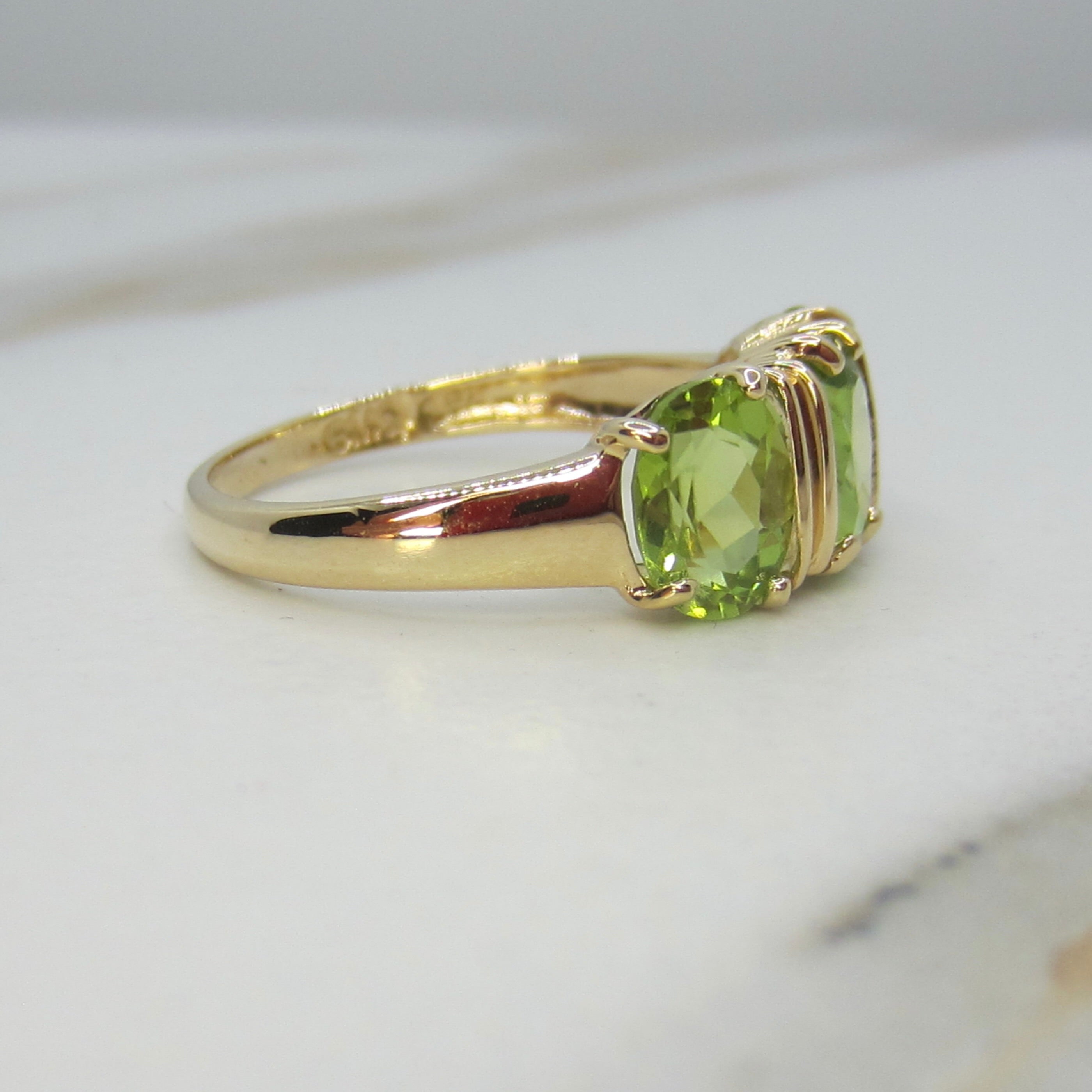 Vintage 14k Gold Peridot Three Stone Ring c.1990s