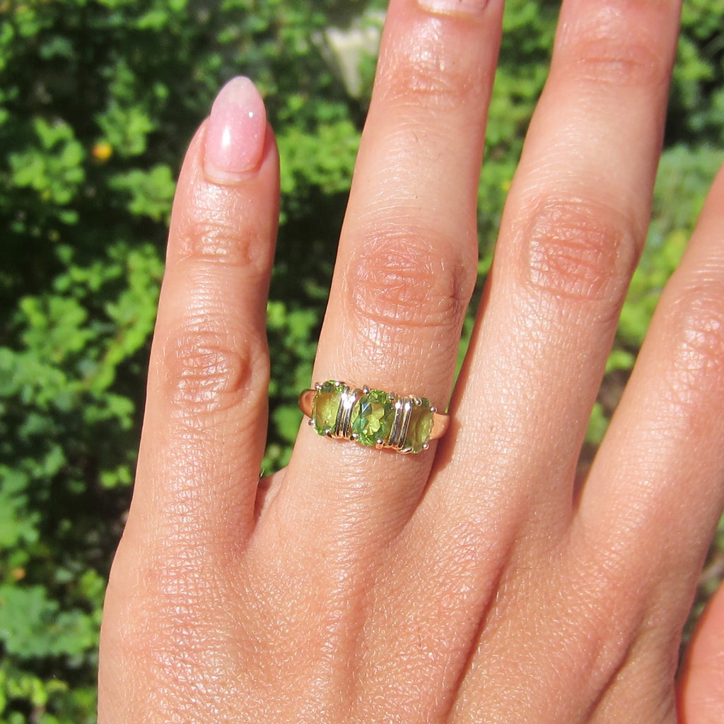 Vintage 14k Gold Peridot Three Stone Ring c.1990s