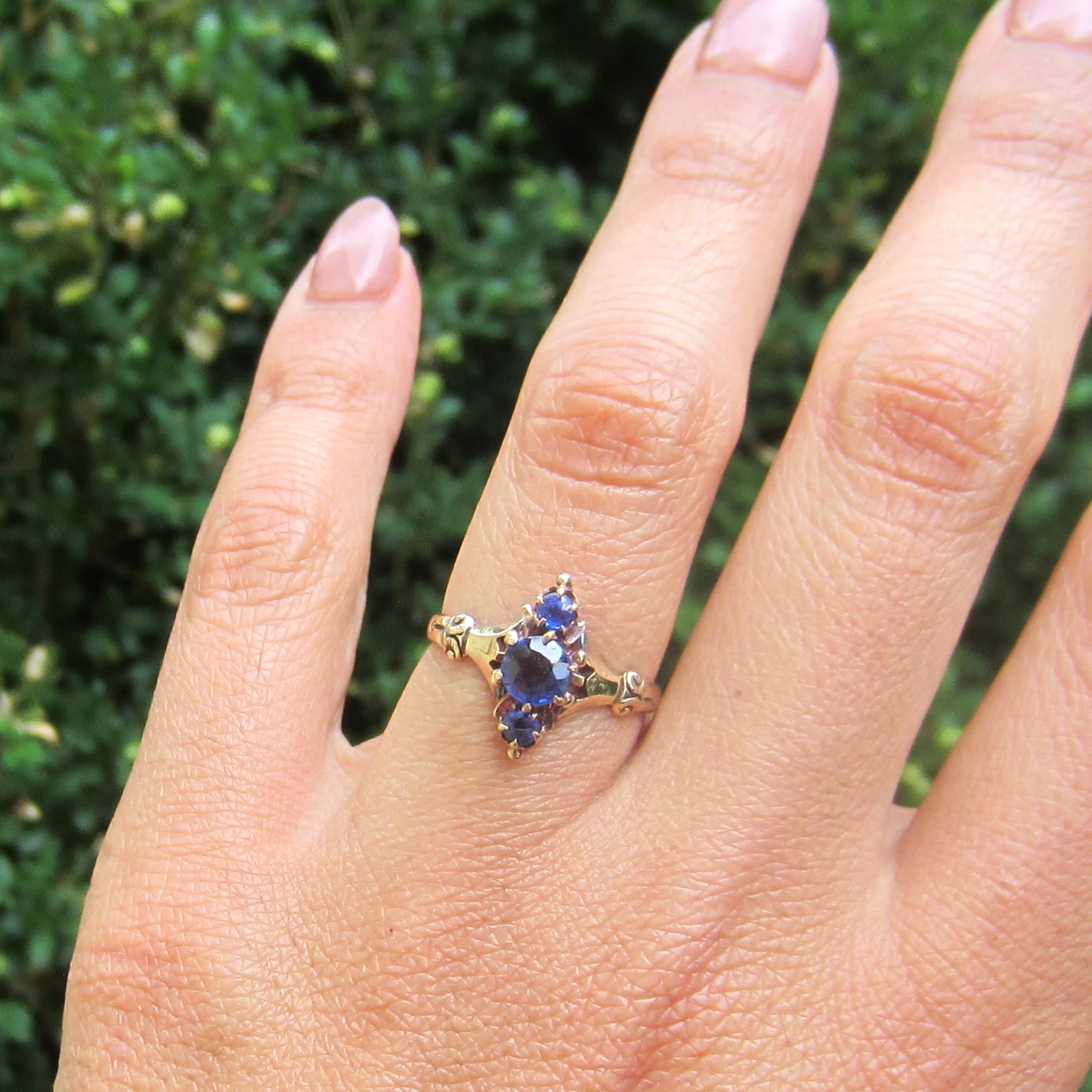 Antique Victorian 14k Gold Natural Sapphire Three Stone Ring c.1890s