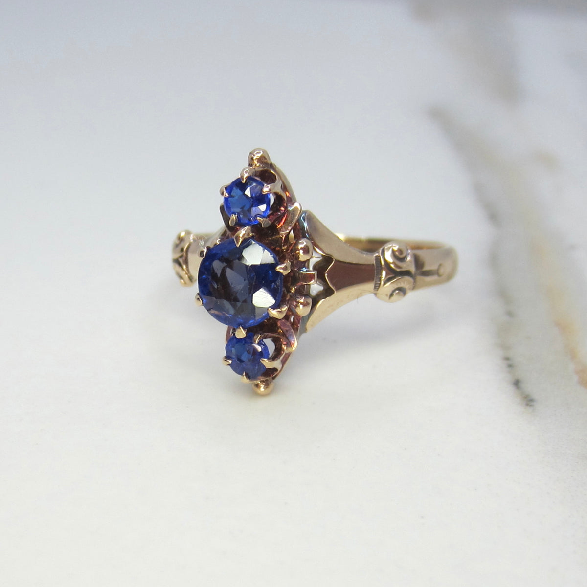 Antique Victorian 14k Gold Natural Sapphire Three Stone Ring c.1890s