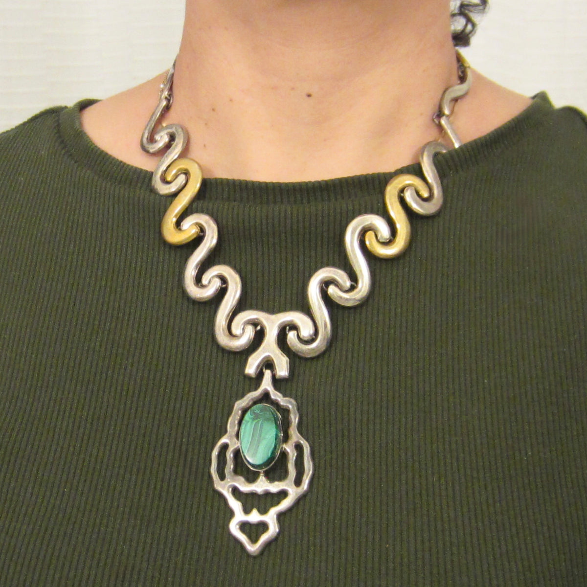 Vintage Modernist Mexican .950 Silver with Brass-Tone Links, Malachite Cabochon Pendant Necklace
