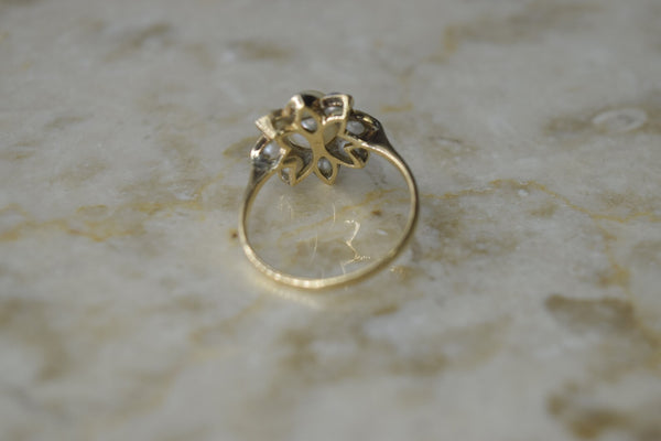 Vintage 14k Gold Cultured Pearl Flower Ring