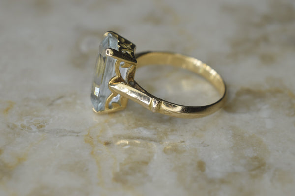 Vintage 14k Gold Mid-Century Aquamarine Ring