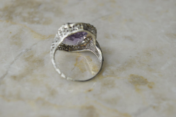 Antique Art Deco 14K White Gold Amethyst Filigree Ring c.1920s