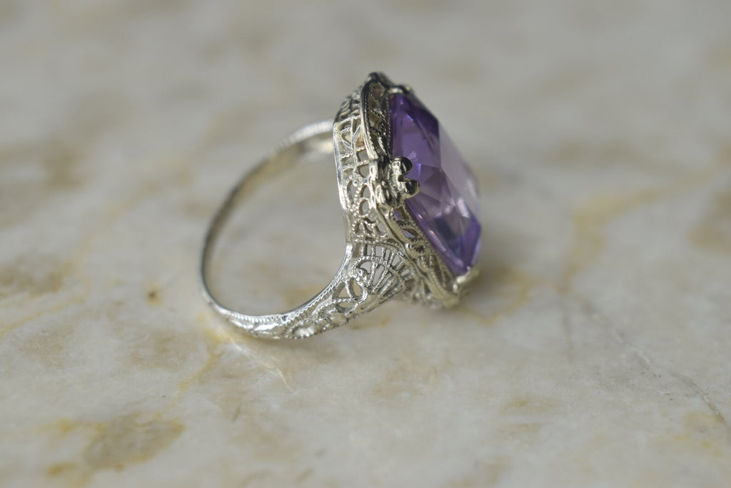 Antique Art Deco 14K White Gold Amethyst Filigree Ring c.1920s