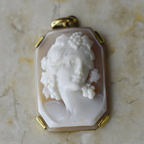 Vintage 18k Gold Carved Shell Cameo Depicting Greek Goddess of Wine c.1970s