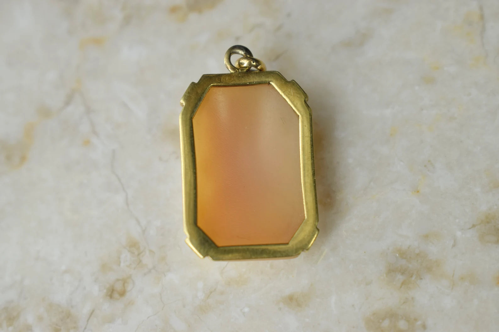 Vintage 18k Gold Carved Shell Cameo Depicting Greek Goddess of Wine c.1970s