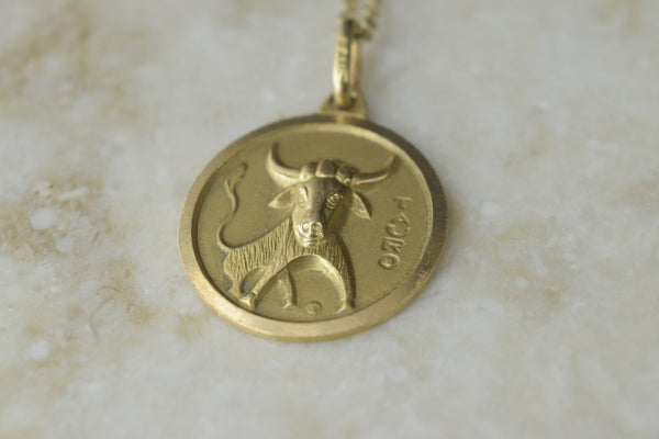 Vintage 18k Gold Taurus Zodiac Horoscope Charm Spanish Dated 1973