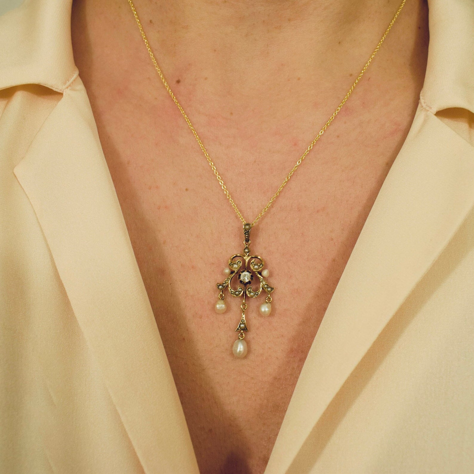 Antique Edwardian 14k Gold Diamond and Baroque Pearl Lavaliere Necklace c.1910