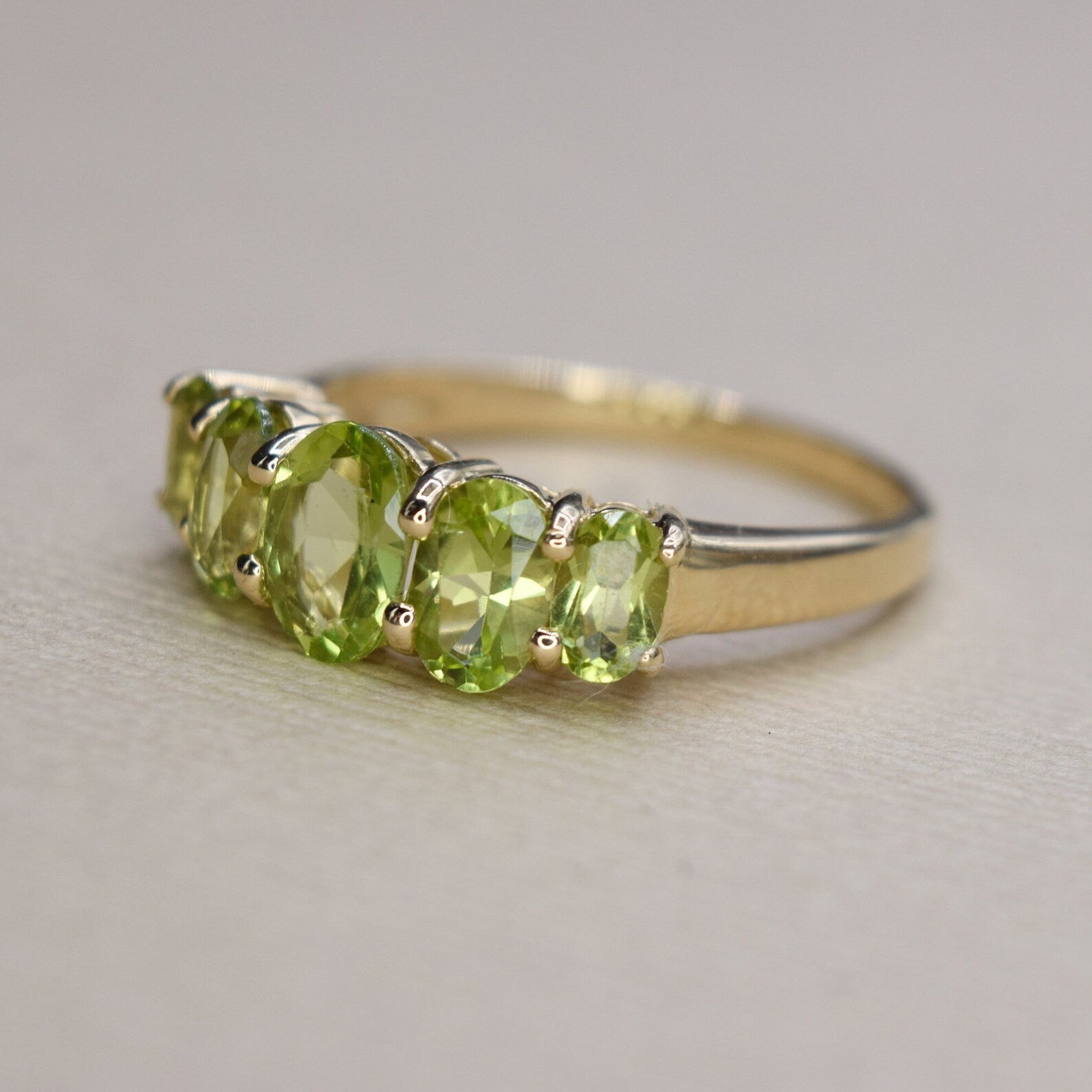 Vintage 14k Gold Five Stone Peridot Ring c.1990s