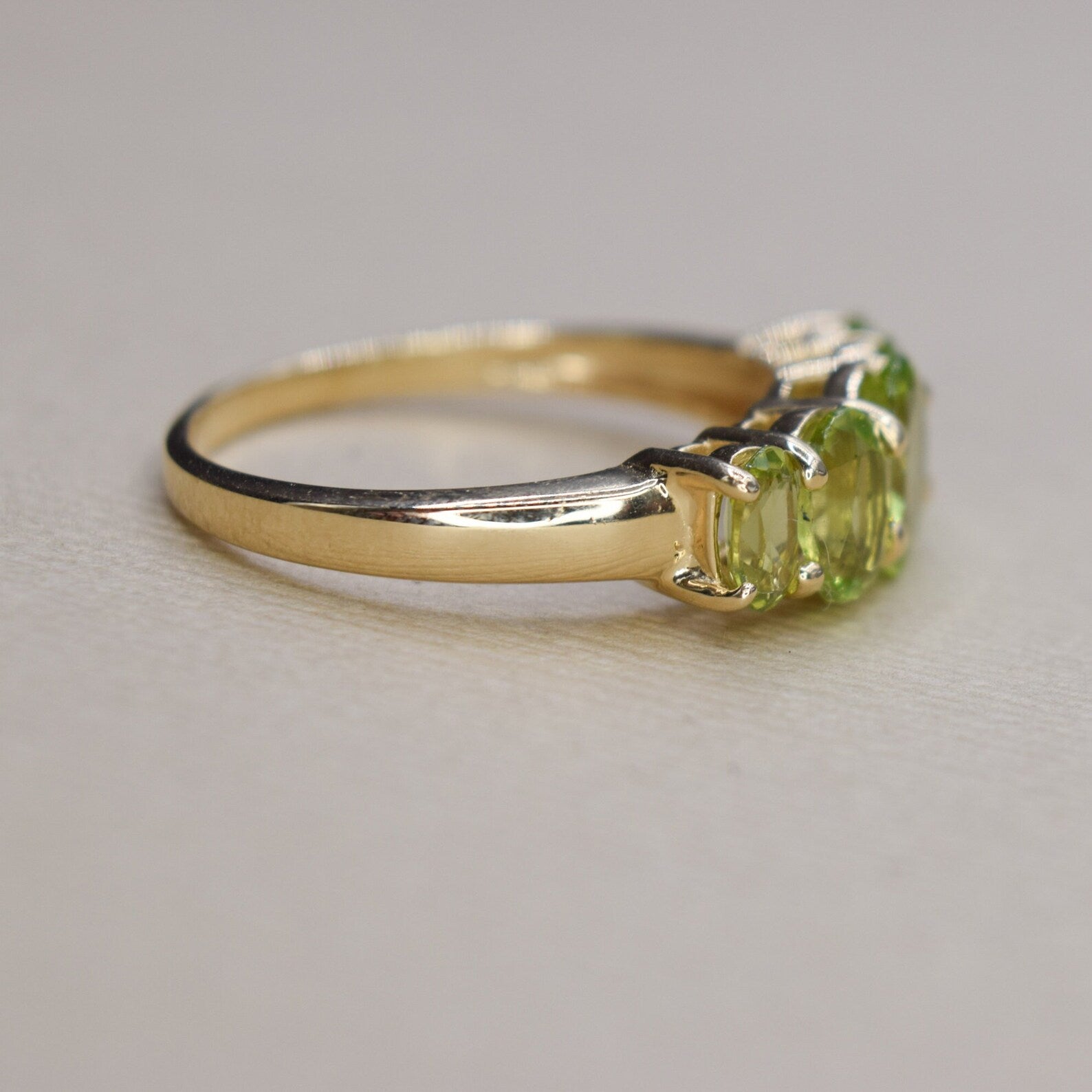 Vintage 14k Gold Five Stone Peridot Ring c.1990s