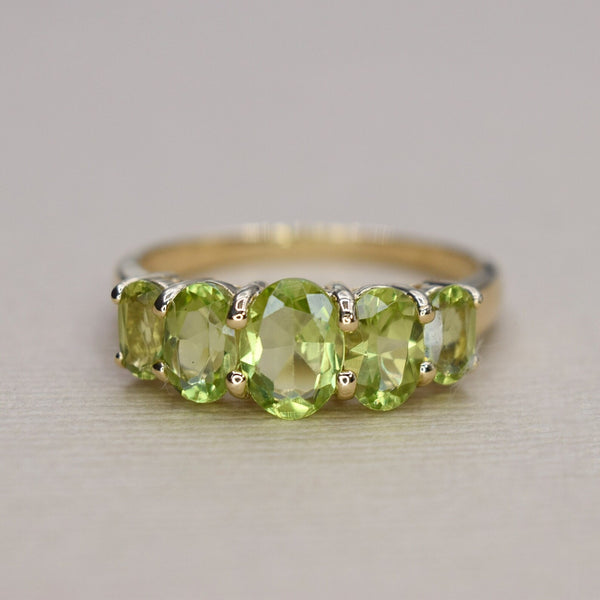 Vintage 14k Gold Five Stone Peridot Ring c.1990s