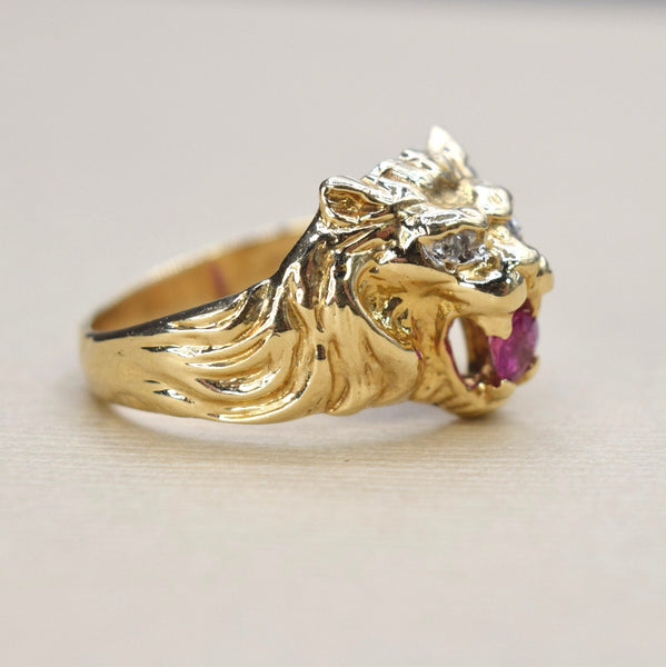 Vintage 14k Gold Lion Ring With Ruby and Diamond Eyes c.1970s