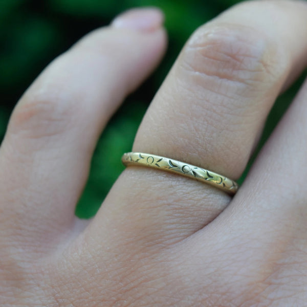 Vintage 14k Gold Carved Flower Blossom Band c.1930s