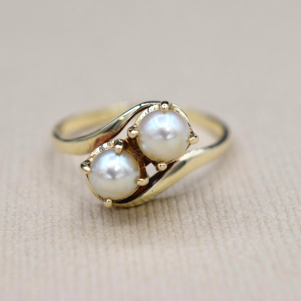 Vintage 14k Gold Cultured Pearl Toi et Moi Ring