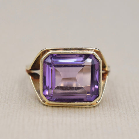 Vintage Modernist 14k Gold and Amethyst Ring c.1960s