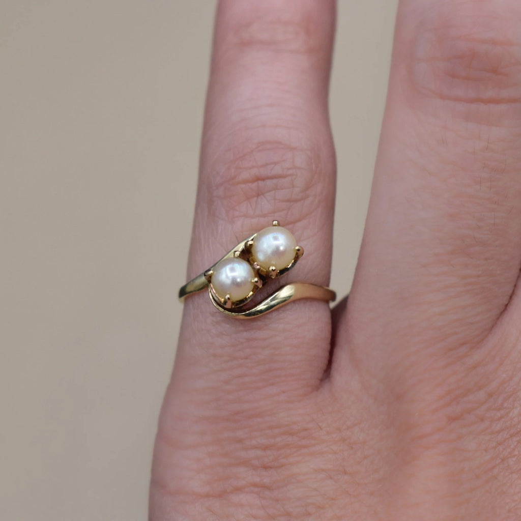 Vintage 14k Gold Cultured Pearl Toi et Moi Ring