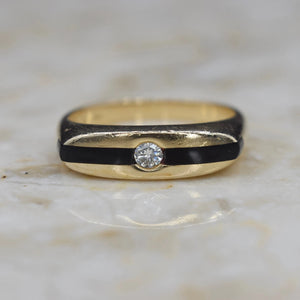 Vintage 14k Gold Ring with Diamond and Onyx Inlay