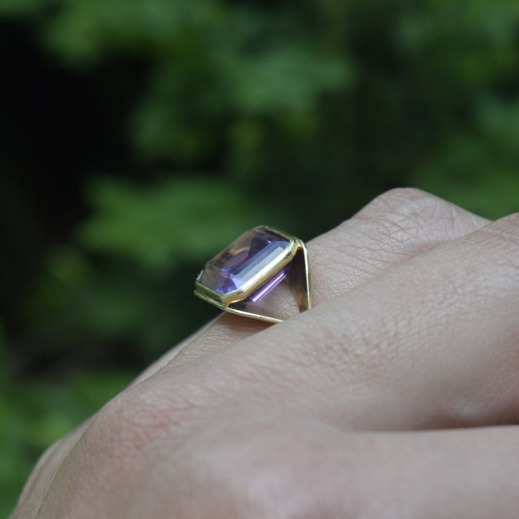 Vintage Modernist 14k Gold and Amethyst Ring c.1960s