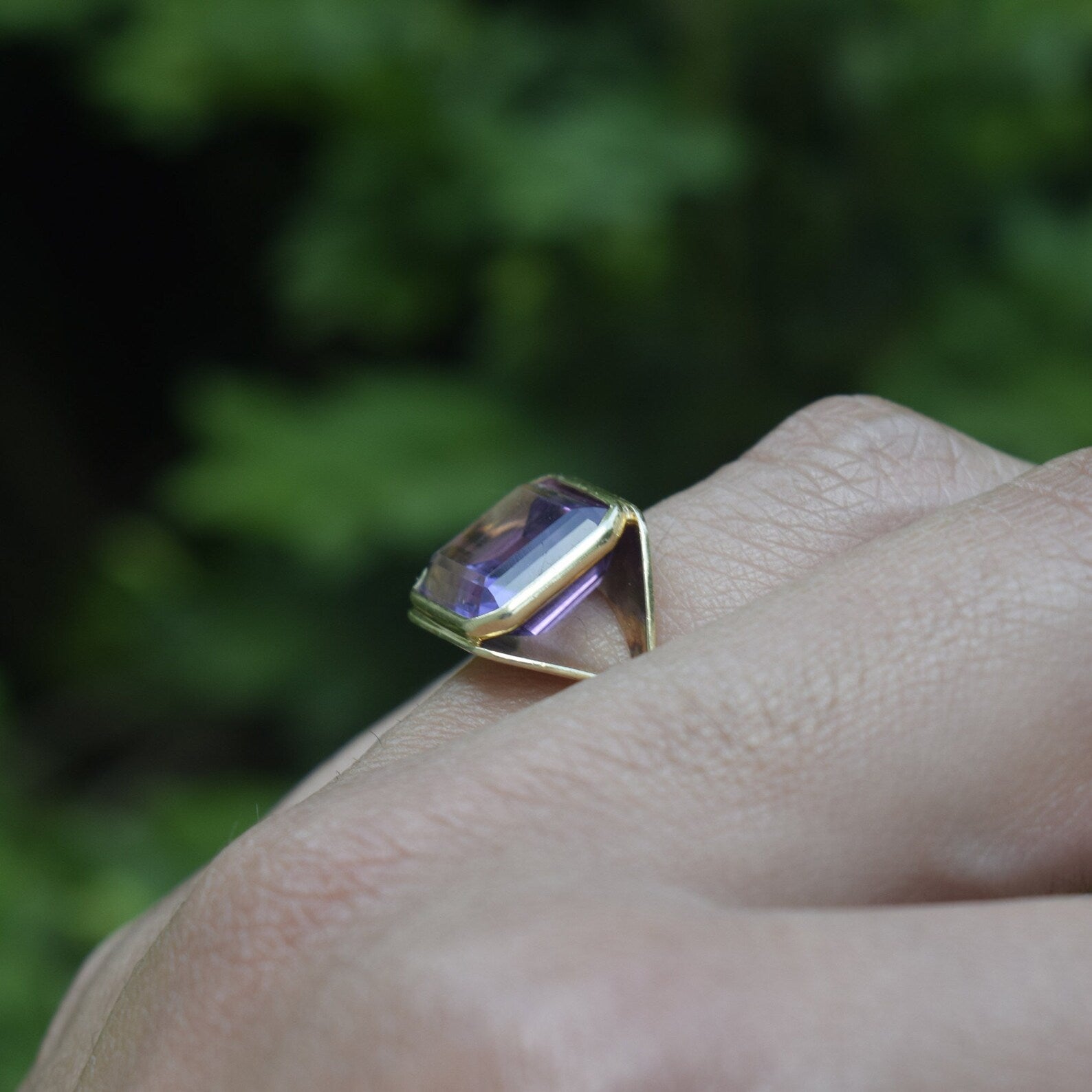 Vintage Modernist 14k Gold and Amethyst Ring c.1960s
