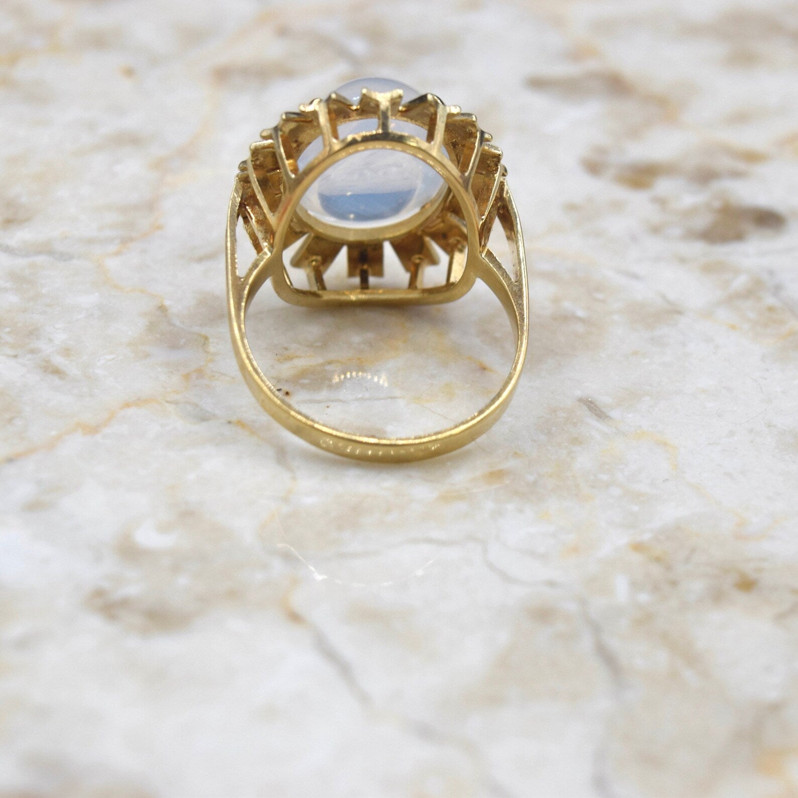 Vintage 14k Gold Austrian Retro Calcedony Cocktail Ring c.1970s