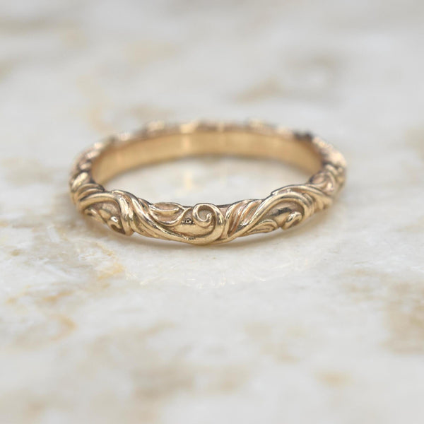 Vintage 14k Gold Carved Scrolling Band Ring