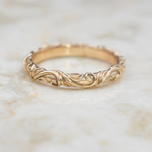 Vintage 14k Gold Carved Scrolling Band Ring