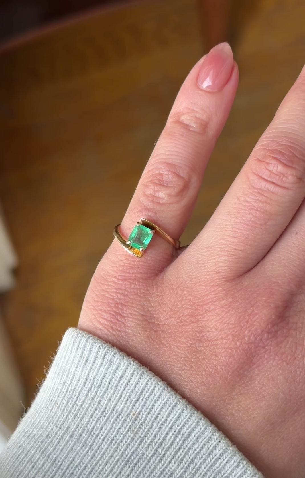 Vintage 18k Gold 1.30 ct Emerald Ring c.1980s