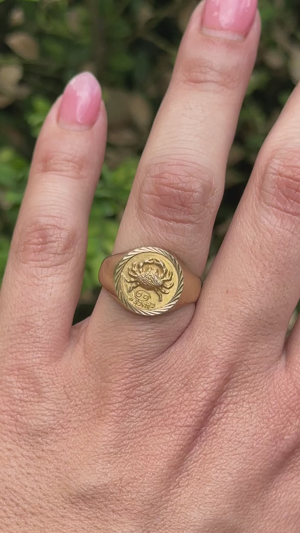 Vintage 14k Gold Cancer Zodiac Signet Ring Horoscope Jewelry c.1970s