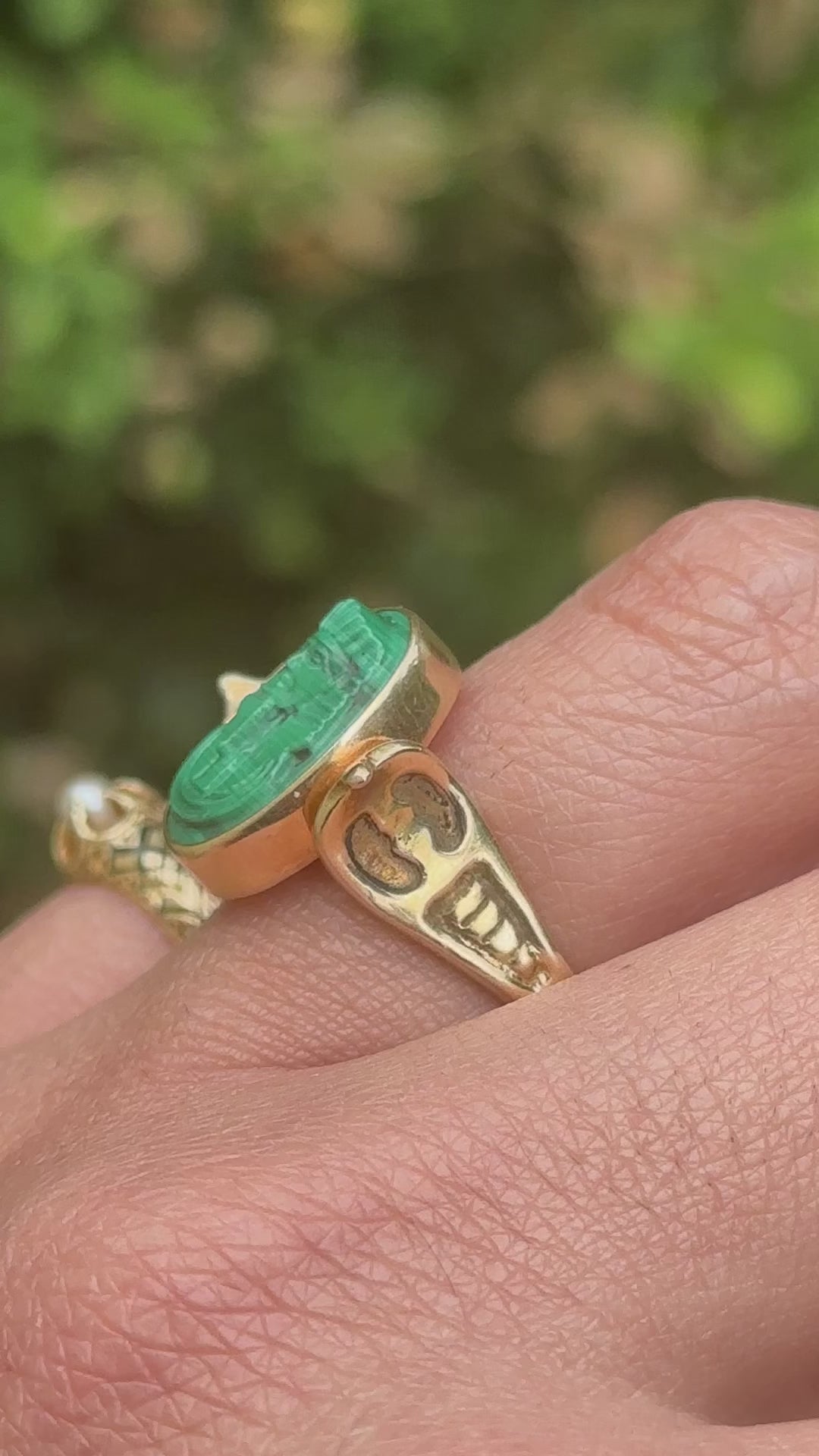 Antique Art Deco 14k Gold Carved Malachite Egyptian Revival Pharaoh Ring c.1930s