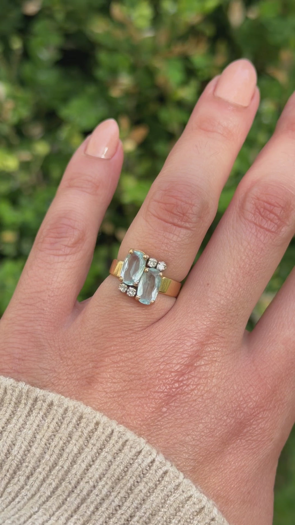 Vintage 18k Gold Aquamarine and Diamond Ring c.1970s
