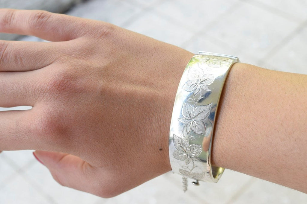 Vintage British Silver Hinged Bangle Bracelet Hallmarked 1965