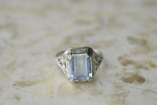 Antique Art Deco 14k White Gold Filigree Aquamarine Ring