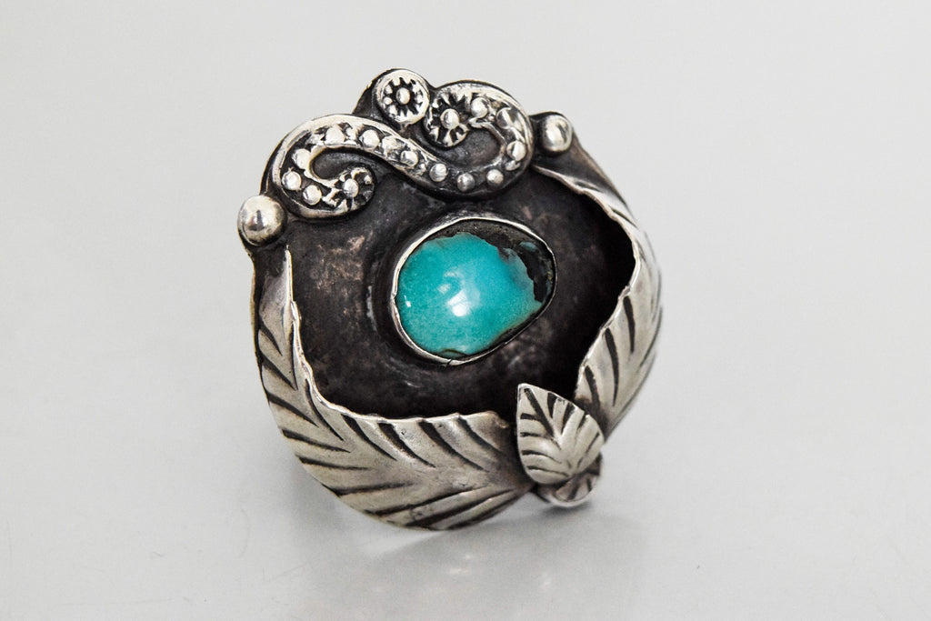 Vintage Native American Sterling Silver Ring With Turquoise