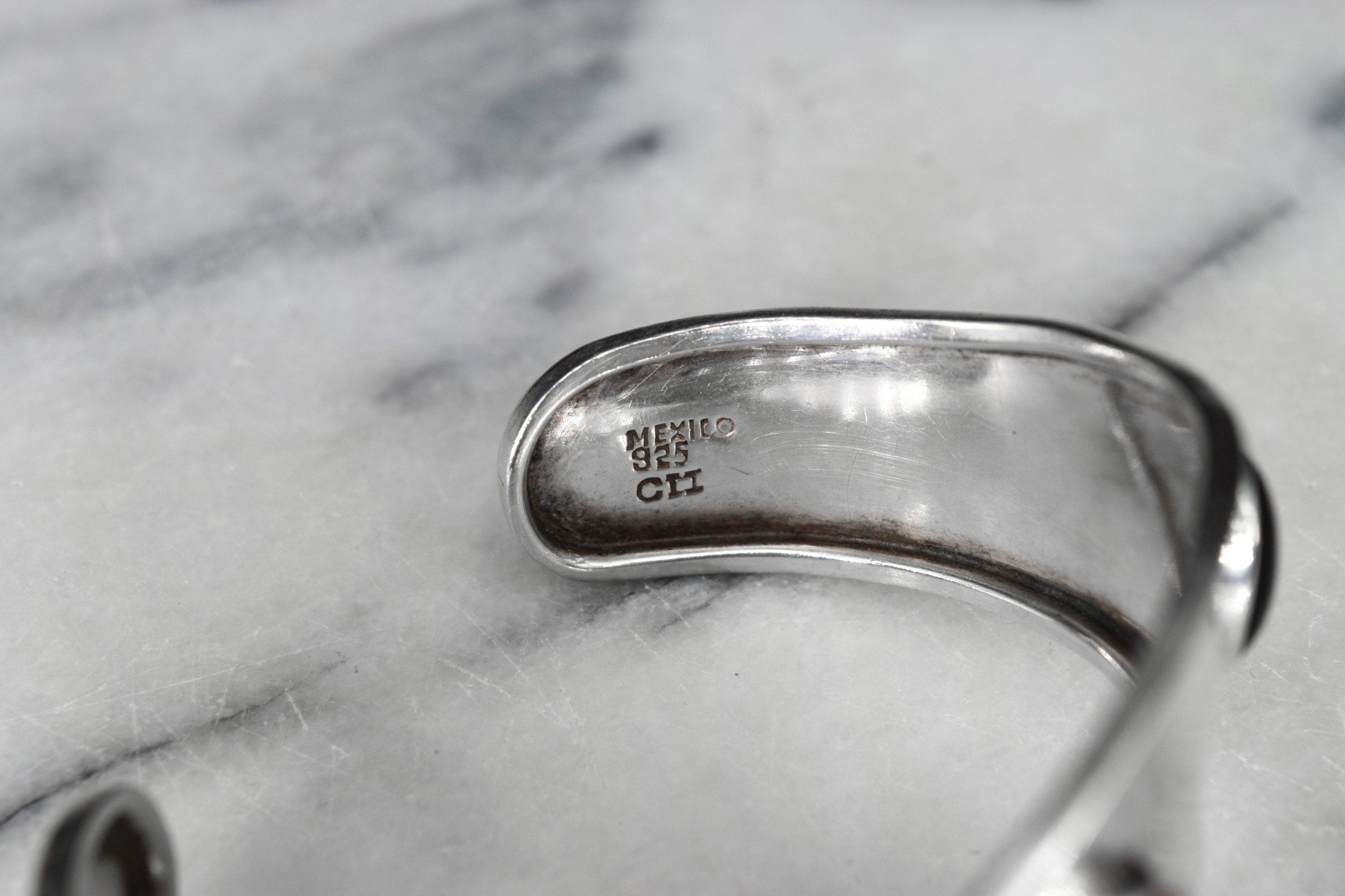 Vintage Mexican Sterling Silver Space Age Cuff Bracelet with Onyx, Carnelian, and Green Onyx