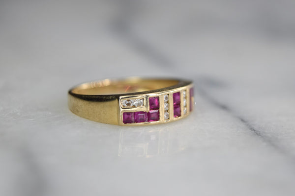 Vintage 14k Gold Band Ring with Diamonds and Rubies size 7