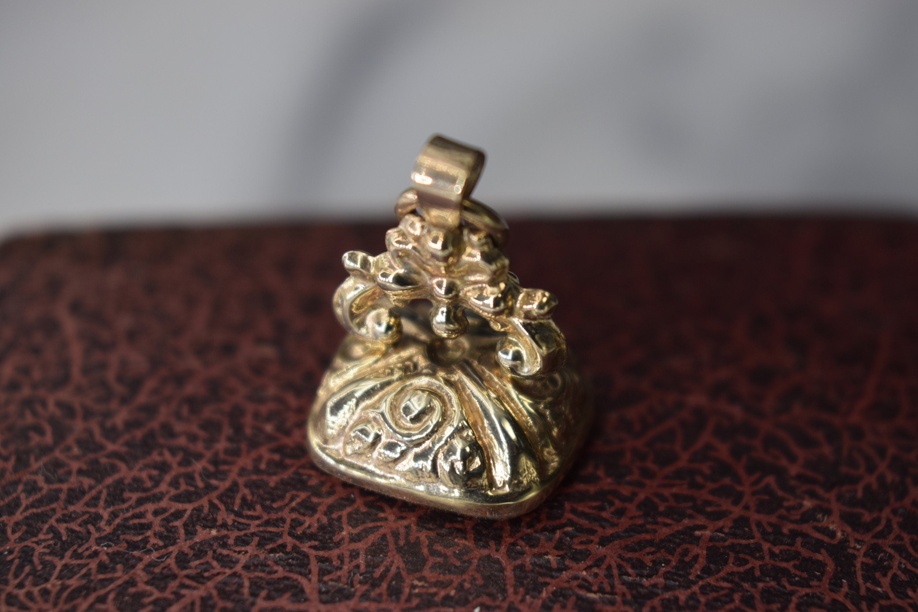 Antique Georgian 14k Gold Banded Agate Fob c.1830s