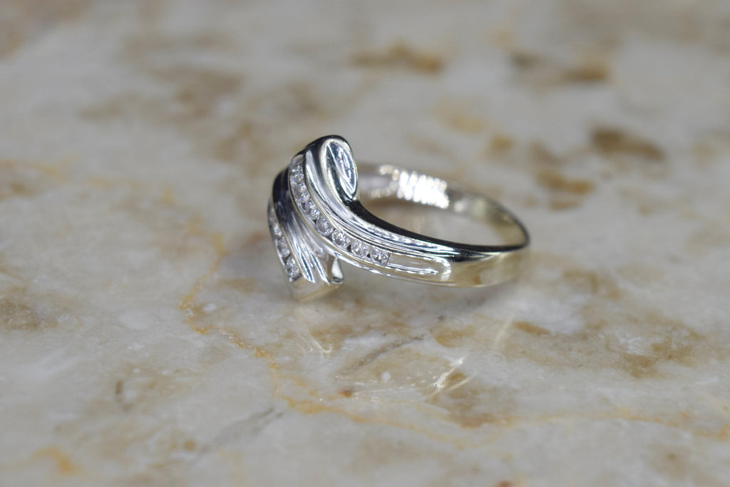 Vintage Art Deco Crossover Ring 14k White Gold with Diamonds c.1940s