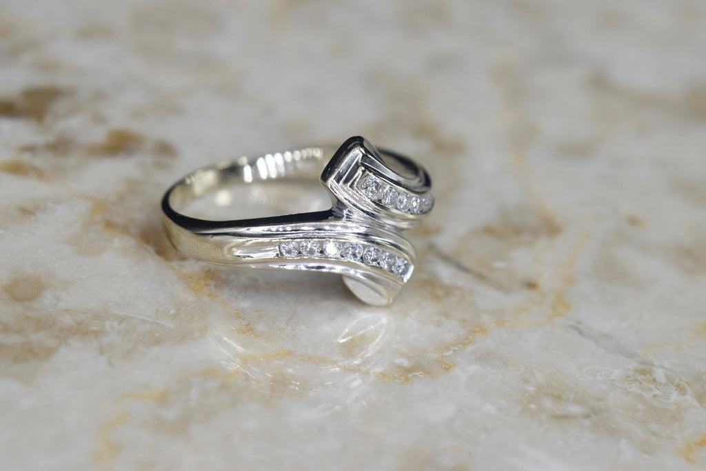 Vintage Art Deco Crossover Ring 14k White Gold with Diamonds c.1940s
