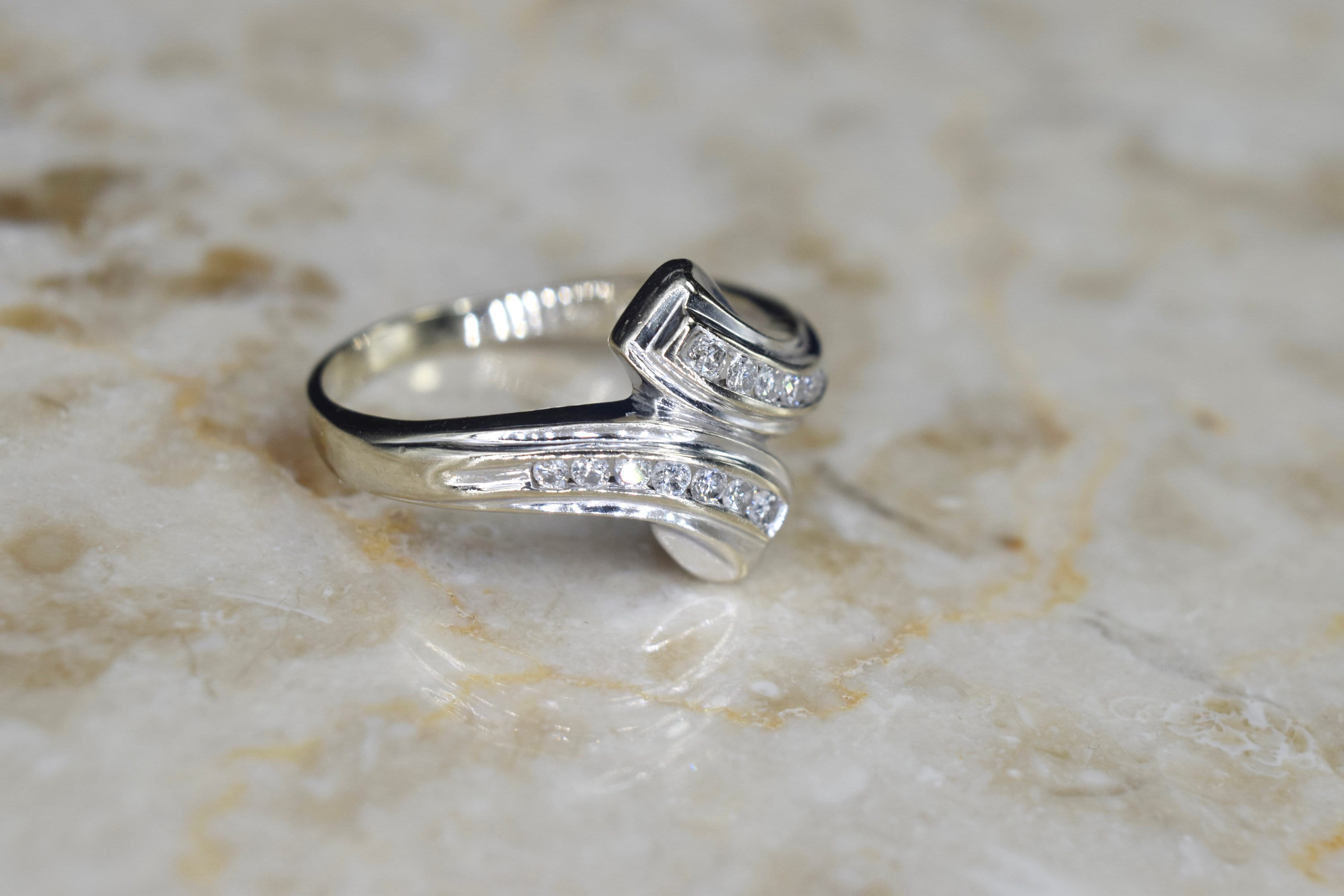 Vintage Art Deco Crossover Ring 14k White Gold with Diamonds c.1940s